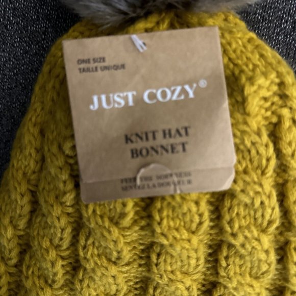 Women’s Mustard Colored Knit Hat with Faux Fur Pom Pom Inner Fleece Lining NWT - Picture 2 of 5